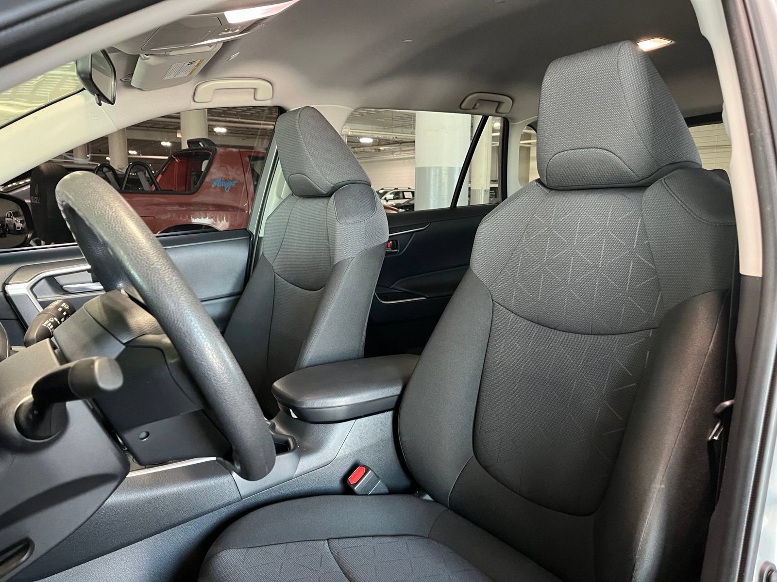 Used 2025 Toyota RAV4 XLE AWD/4WD image 11