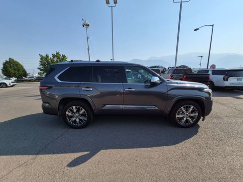 Used 2023 Toyota Sequoia Capstone AWD/4WD image 2