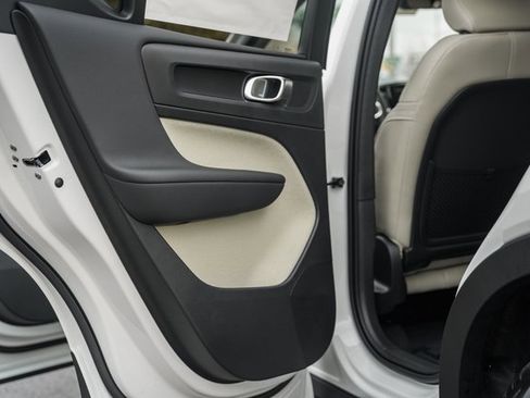 New 2026 Volvo XC40 B5 Ultra w/ Protection Package Premier image 38