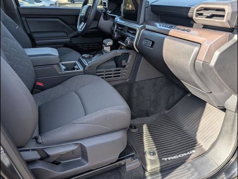 Used 2024 Toyota Tacoma SR5 image 17