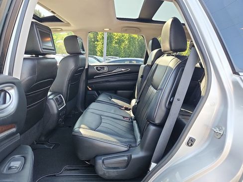 Used 2013 INFINITI JX35 AWD w/ Premium Pkg image 16
