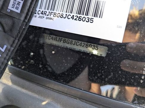 Used 2018 Jeep Grand Cherokee Limited AWD/4WD image 12