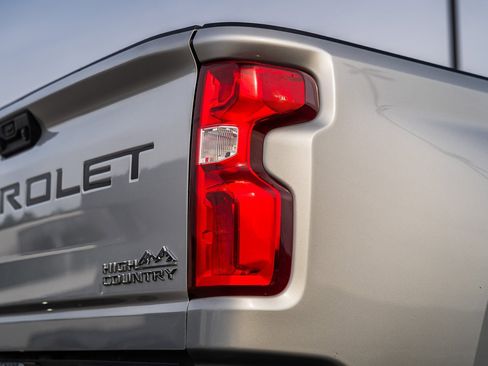 Used 2020 Chevrolet Silverado 3500 High Country w/ LPO, Dark Essentials Package image 15