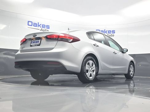 Used 2017 Kia Forte LX FWD image 39