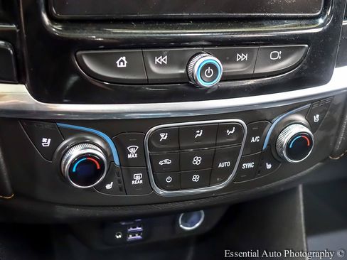 Used 2021 Chevrolet Traverse Premier AWD/4WD image 26