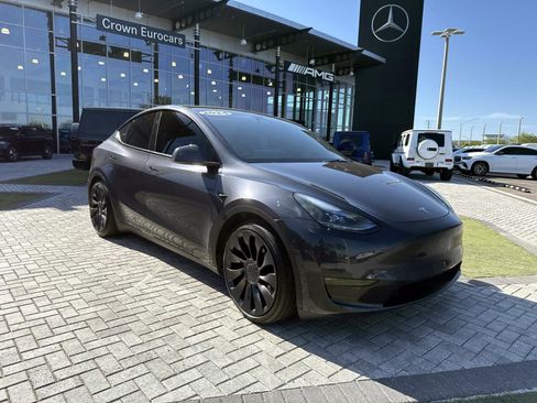 Used 2024 Tesla Model Y Performance AWD/4WD image 8