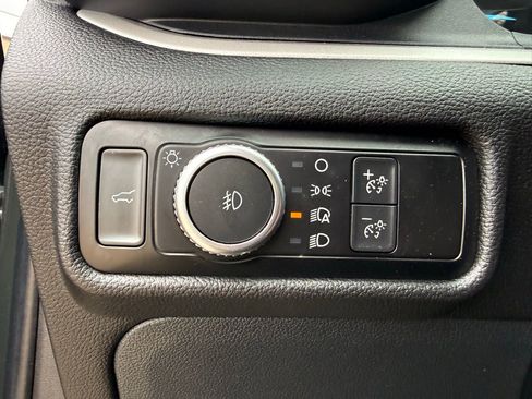 Used 2022 Ford Explorer XLT w/ Equipment Group 202A image 12