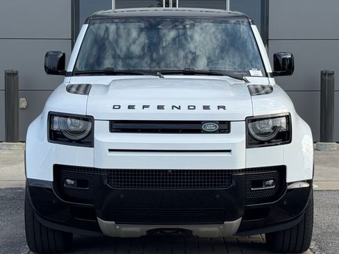 Certified 2025 Land Rover Defender 110 V8 AWD/4WD image 8