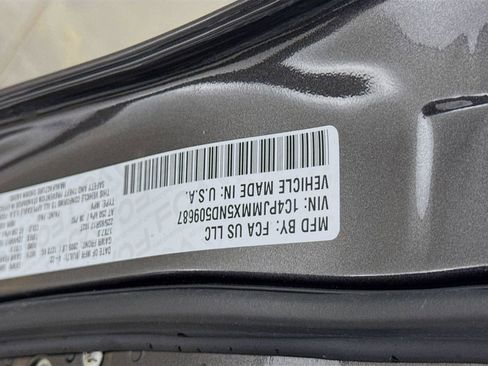 Used 2022 Jeep Cherokee Latitude Lux w/ Sun & Sound Group image 22