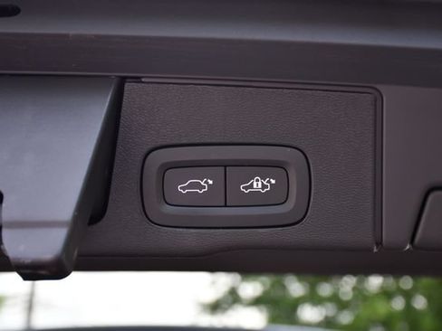 Used 2023 Volvo XC60 B5 Plus w/ Climate Package AWD/4WD image 27
