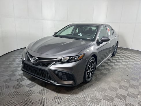 Used 2023 Toyota Camry SE w/ Convenience Package image 10