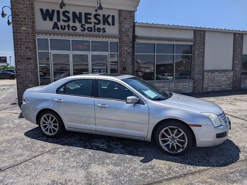 Used 2009 Ford Fusion SE FWD image 2
