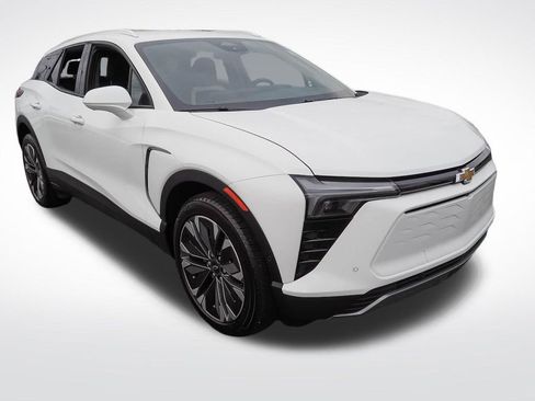 Certified 2025 Chevrolet Blazer EV LT w/ Super Cruise Package AWD/4WD image 3