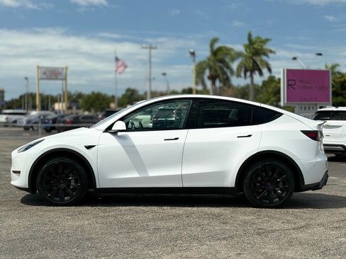 Used 2023 Tesla Model Y Long Range AWD/4WD image 4