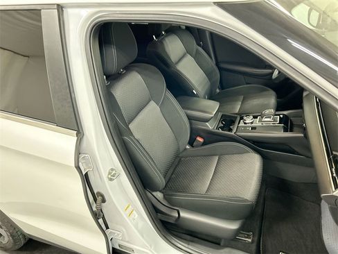 Used 2022 Mitsubishi Outlander ES image 23