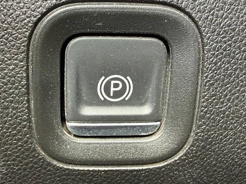 Used 2022 GMC Sierra 1500 Elevation w/ LPO, Elevation Black Package AWD/4WD image 25