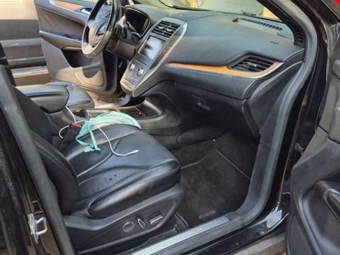 Used 2015 Lincoln MKC FWD w/ Equipment Group 102A Reserve image 9