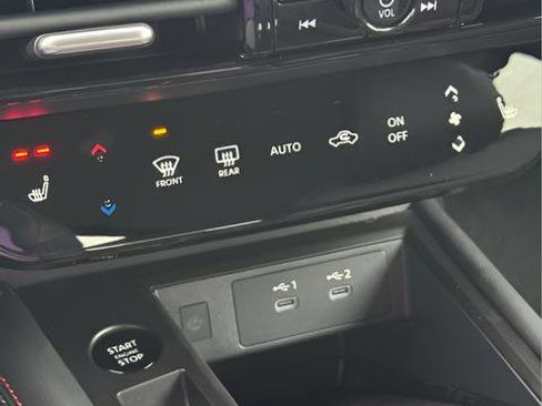 New 2026 Nissan Kicks SR w/ Cold Weather Package AWD/4WD image 34