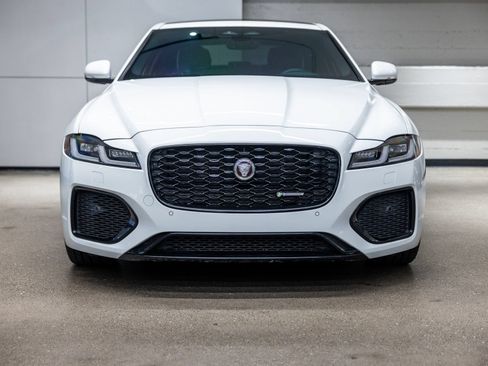 Used 2022 Jaguar XF R-Dynamic SE AWD/4WD image 11
