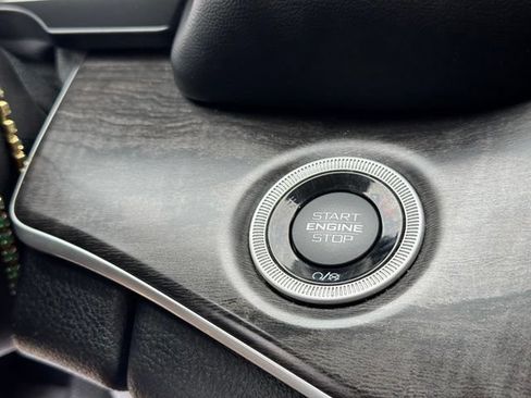 Used 2023 Jeep Grand Cherokee Limited AWD/4WD image 15