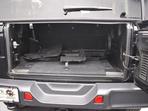 Used 2018 Jeep Wrangler Unlimited Sahara w/ Quick Order Package 24M Moab image 12