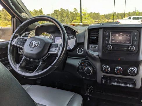 Used 2022 RAM 2500 Tradesman w/ Chrome Appearance Group image 28