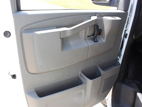 Used 2016 Chevrolet Express 3500 LT w/ LT Preferred Equipment Group RWD image 27
