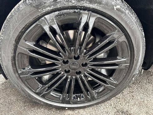 New 2026 Land Rover Range Rover SE image 9