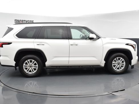 Used 2023 Toyota Sequoia SR5 w/ SR5 Premium Package image 5