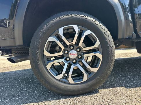 Used 2023 GMC Canyon AT4 w/ AT4 Premium Package AWD/4WD image 18