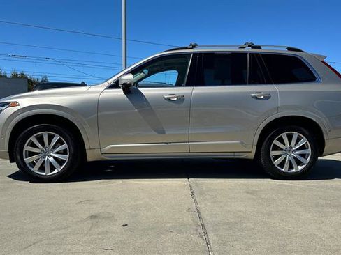 Used 2016 Volvo XC90 T6 Momentum w/ Momentum Plus Package AWD/4WD image 6