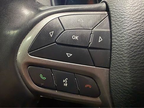 Used 2019 Jeep Cherokee Limited AWD/4WD image 17