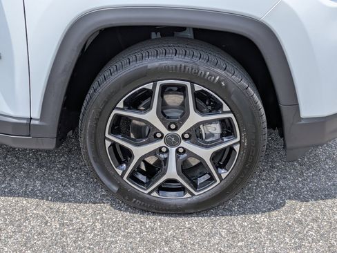 Used 2026 Jeep Compass Limited AWD/4WD image 11