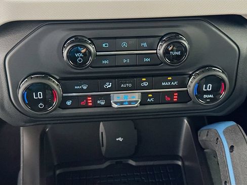 Used 2024 Ford Bronco Wildtrak AWD/4WD image 16