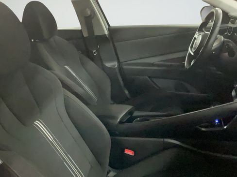 Used 2023 Hyundai Elantra SEL w/ Convenience Package FWD image 25