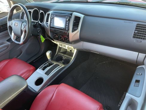 Used 2015 Toyota Tacoma PreRunner w/ TRD Sport Package RWD image 12