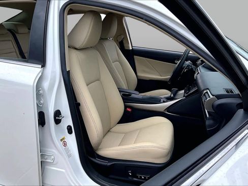 Used 2014 Lexus IS 250 w/ Navigation Package RWD image 8