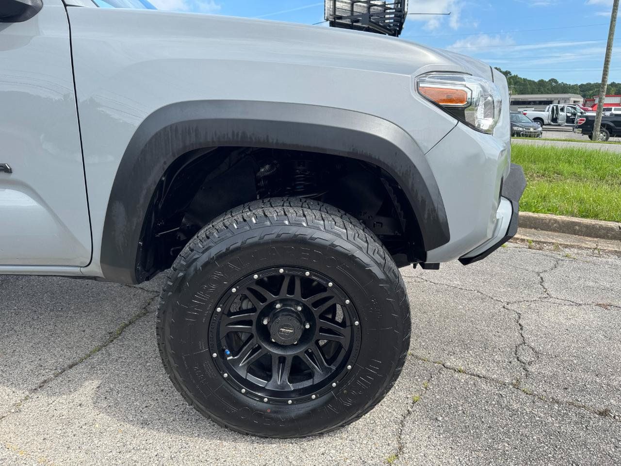 Used 2021 Toyota Tacoma TRD Off-Road w/ Technology Package AWD/4WD image 8