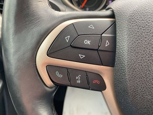 Used 2016 Jeep Cherokee Latitude w/ Cold Weather Group image 23