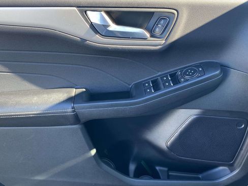 Used 2022 Ford Escape SEL image 15