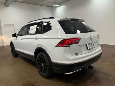 Used 2018 Volkswagen Tiguan SE w/ Panoramic Sunroof Package AWD/4WD image 35