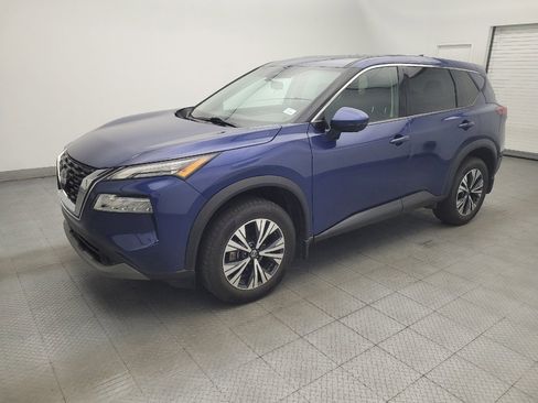 Used 2021 Nissan Rogue SV FWD image 2
