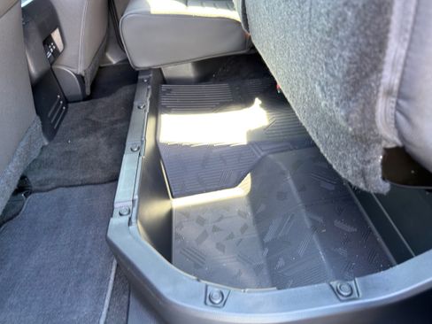 Used 2024 Toyota Tacoma TRD Sport w/ TRD Sport Upgrade Package image 23