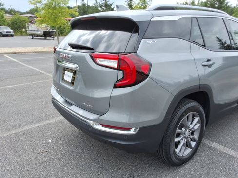 Certified 2024 GMC Terrain SLT w/ Infotainment Package II AWD/4WD image 14