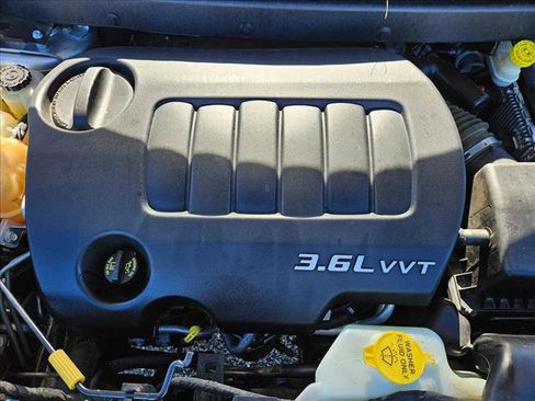 Used 2014 Dodge Journey SXT w/ Flexible Seating Group image 19