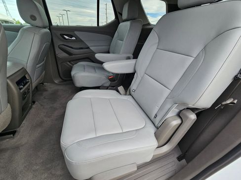 Used 2021 Chevrolet Traverse LT w/ LT Premium Package image 27