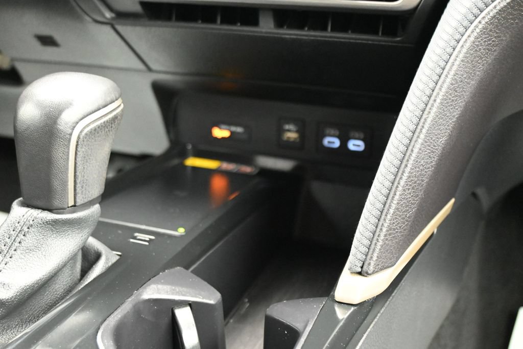 Used 2025 Toyota Camry SE FWD image 21