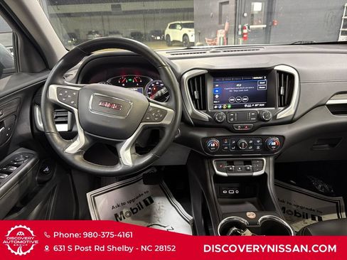 Used 2024 GMC Terrain SLT AWD/4WD image 34