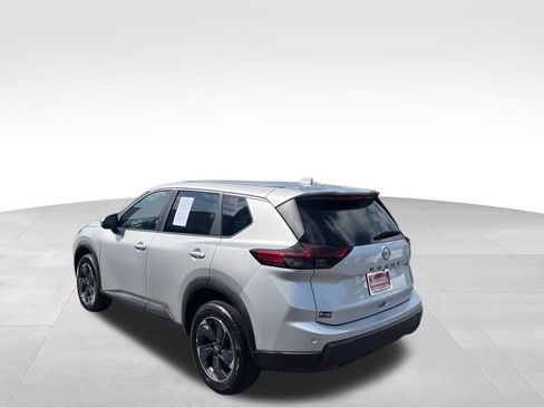 Used 2025 Nissan Rogue SV FWD image 42