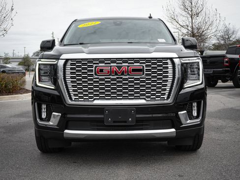 Used 2022 GMC Yukon Denali image 3